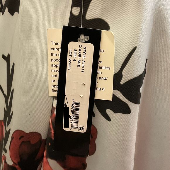 Betsy & Adam Size 6 Floral Bridal Satin Evening/Prom Ball Gown Formal Dress NWT - Picture 6 of 14